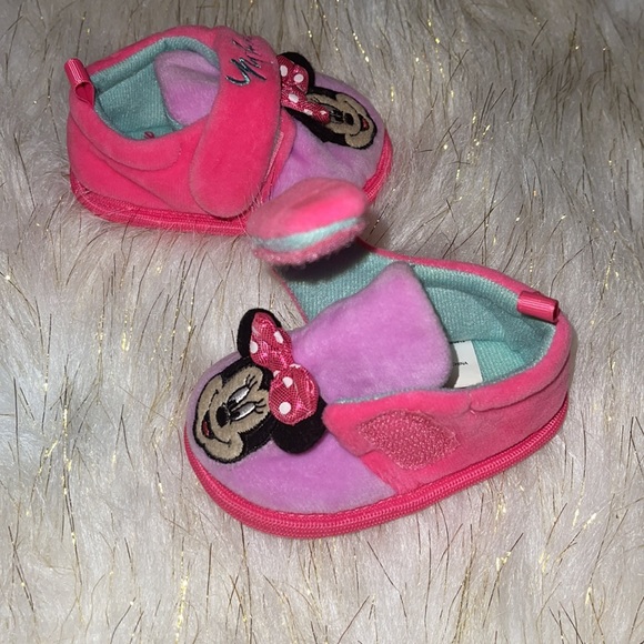 Disney | size 2 | Minnie Mouse slippers - Picture 5 of 7